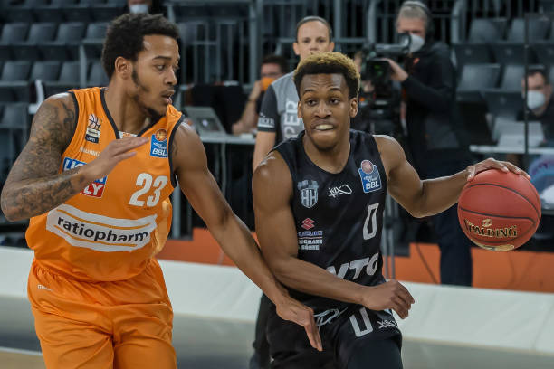 转会市场上 转会市场上