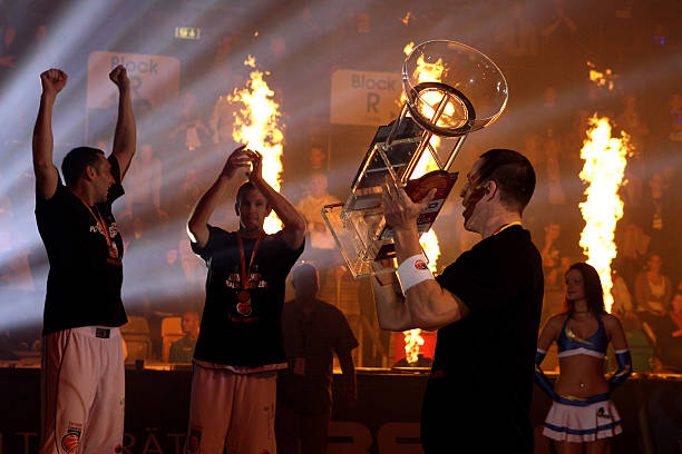 个令人紧张 个令人紧张